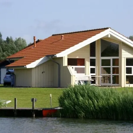 4 Personen Angler-ferienhaus Mit Privatem Bootsteg, Direkter Seelage, Kanu Und Sauna In Semesterbostad *