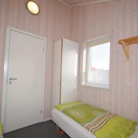4 Personen Angler-ferienhaus Mit Privatem Bootsteg, Direkter Seelage, Kanu Und Sauna In * Otterndorf