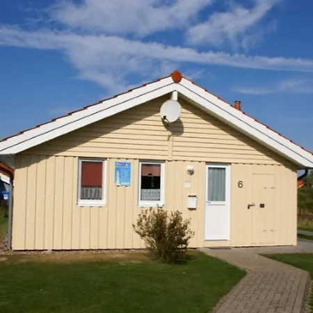 4 Personen Angler-ferienhaus Mit Privatem Bootsteg, Direkter Seelage, Kanu Und Sauna In *