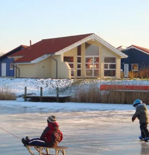 4 Personen Angler-ferienhaus Mit Privatem Bootsteg, Direkter Seelage, Kanu Und Sauna In 度假居 *